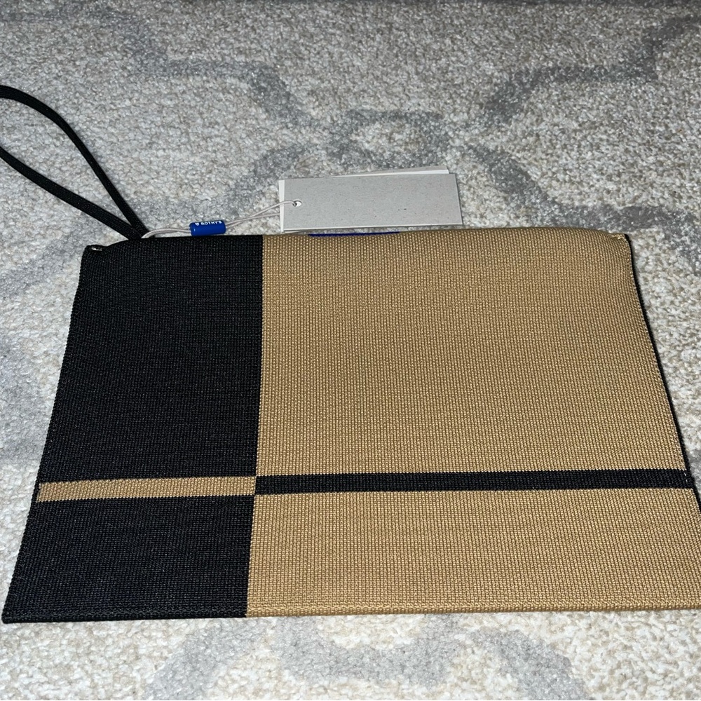 NWT Rothy’s Camel and Tan Essential Pouch